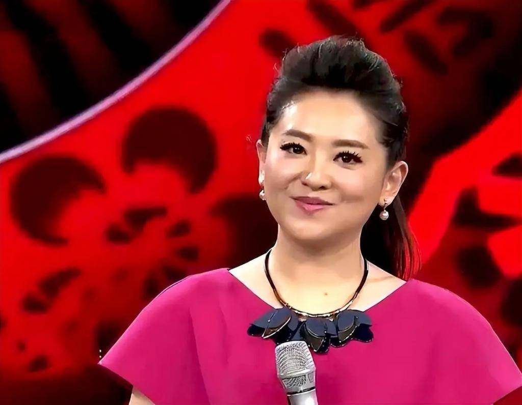 央视主持"全阵容"聚会:王雪纯老了!董浩太胖