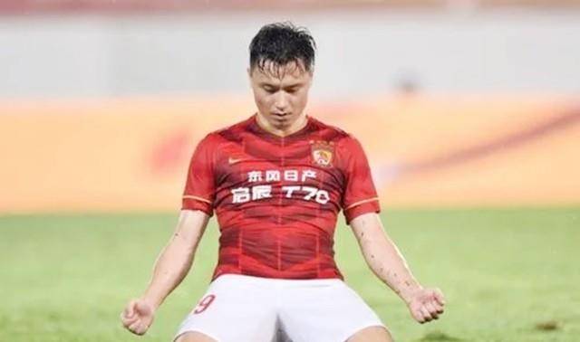 郜林近况:30岁校花妻子入住新豪宅,兼职副业成焦点