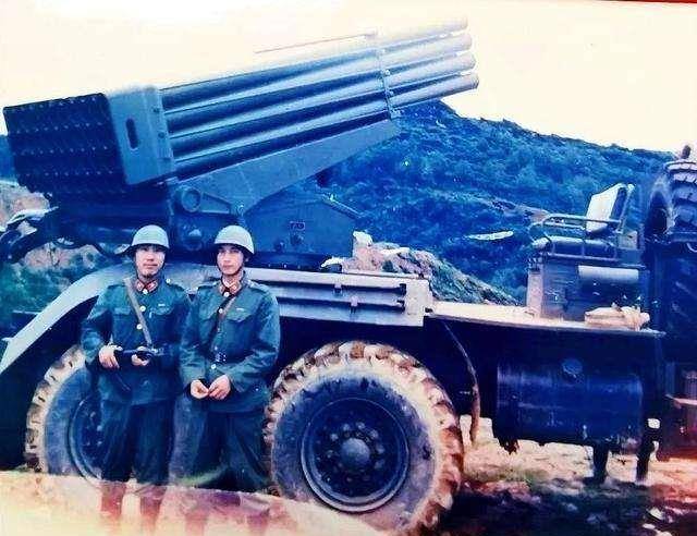 这是1988年,13军炮兵旅装备的81式火箭炮在老山11军32师参谋长杨子谦