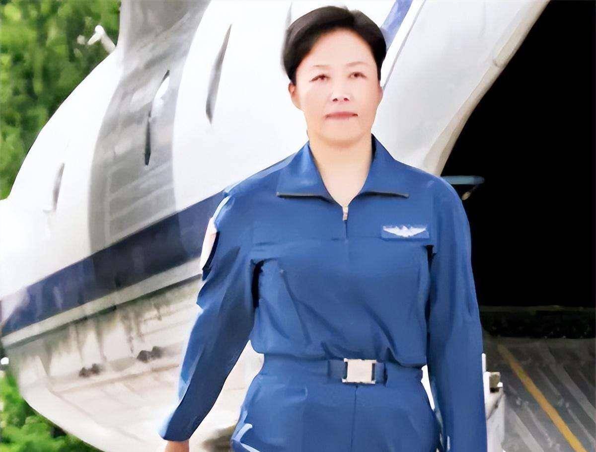 案例:她18岁入伍到空军首位女师长,再到少将,现在东部战区服役_程晓健