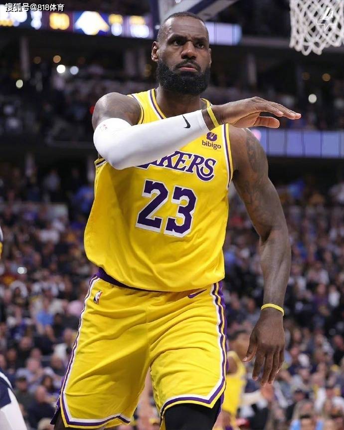 此前据美国媒体报道,湖人已经愿意为詹姆斯提供一份3年1.