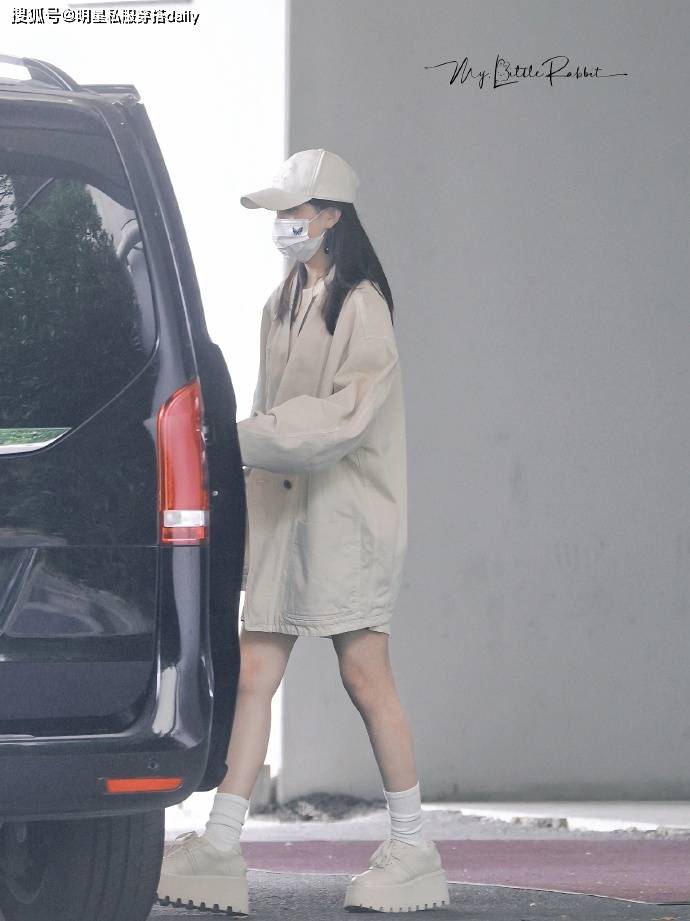 时尚达人必备小白鞋!6套穿搭模板,赵丽颖章子怡穿出简单高级感