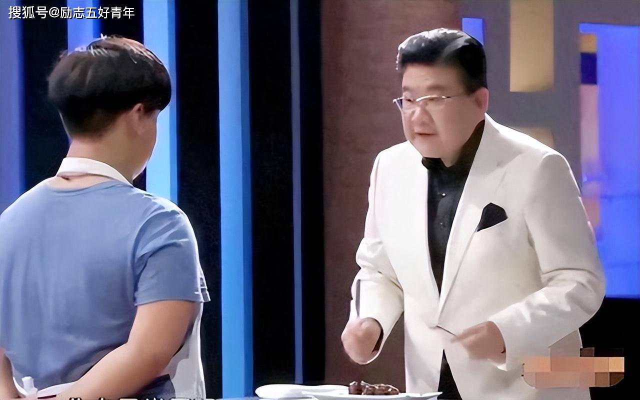 你用过"九转大肠"表情包吗?是谁让不可一世的曹可凡吃了大亏!