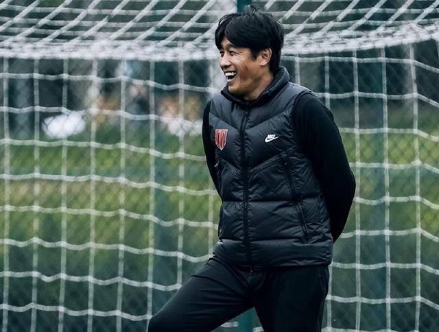 中超焦点战:成都蓉城迎战青岛西海岸,费利佩领军_球员_比赛_胡睿