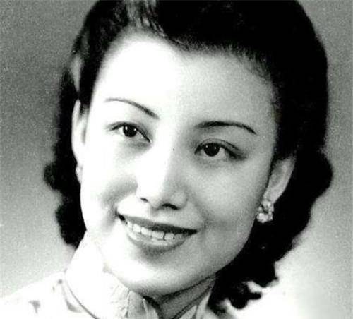 当街撞见,她不吵不闹作出一动作,让丈夫回归家庭_郭婉莹_吴毓骧_美国