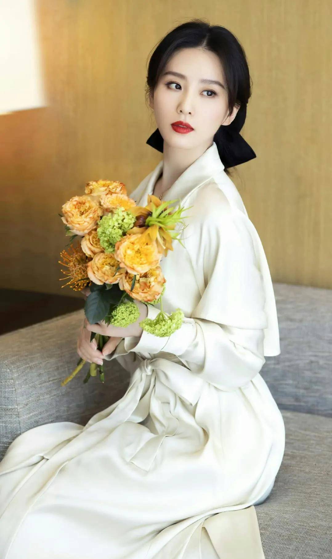 美人图|刘诗诗 :这样的"天鹅颈"你喜欢吗