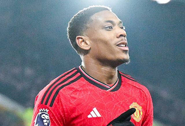 曼联28岁前锋终止合同离队,滕哈格或将继续执教