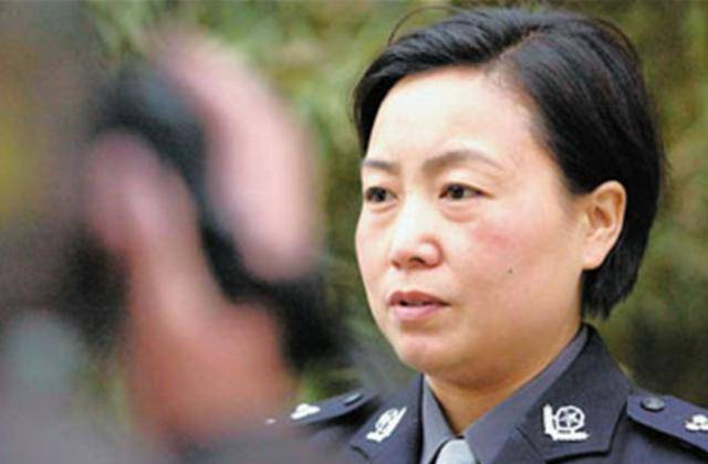 任长霞丈夫,为普通民众免费打官司,08年去世与妻子合葬,年仅45_卫春晓