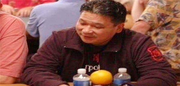 "原型:27岁一晚输100万,玩牌时爱在桌上放一种水果_赌场_扑克牌_澳门