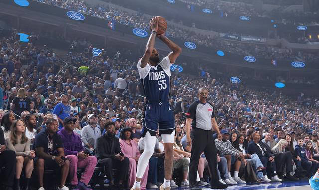 锋线大将小德里克-琼斯的出色表现为独行侠走向总决赛奠定基础