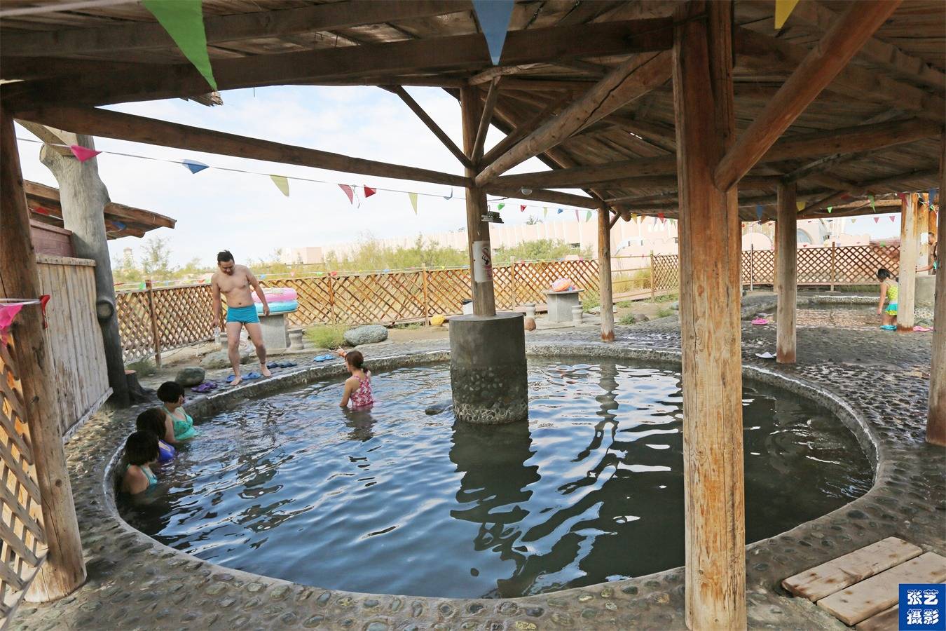 新疆此地7亿年前曾是古海沉积水,现在是中国唯一的古海温泉