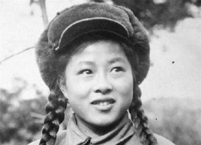 上甘岭坑道女兵刘禄曾,26年后在纽约就餐,被当时美