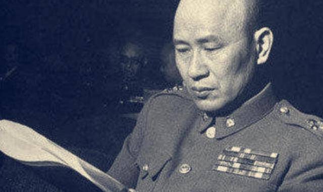 中国的"三个半军事家",其中三个是指彭刘林,那半个是指谁?