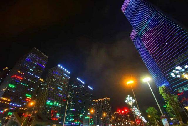 贵阳花果园小区:投资1000亿,住户43万,堪称亚洲最大小区