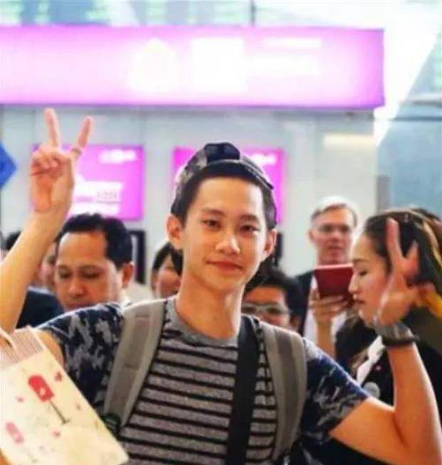 五道杠少年和"不屑弟"现状,一个武汉大学没考上,一个去了哈佛