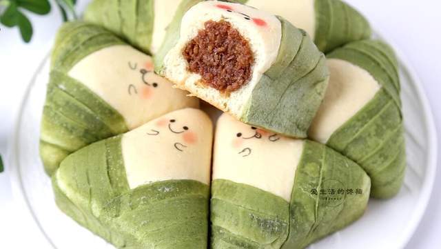 这面包让我出名了!烧肉粽子面包,软软萌萌,满嘴肉香,太好吃啦