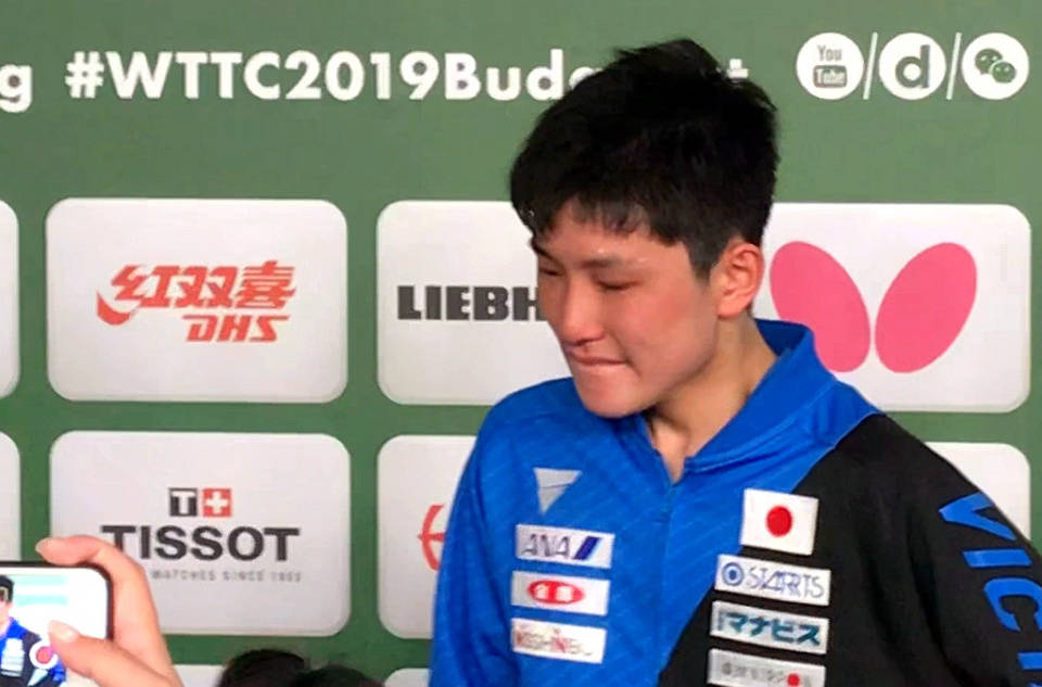2-3惨遭逆转,日本张本智和又被打哭,wtt冠军赛还会掉链子吗?