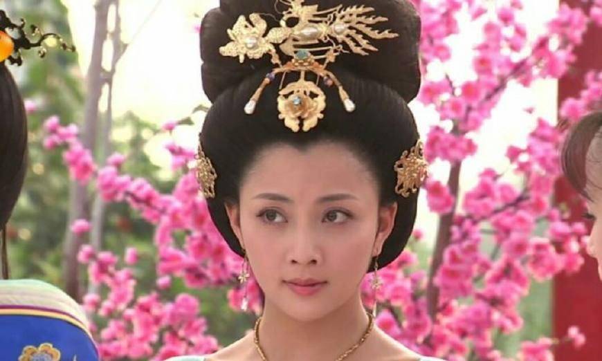 杨玉环本是李隆基的儿媳,李隆基是如何将她抢到手的?用了啥套路