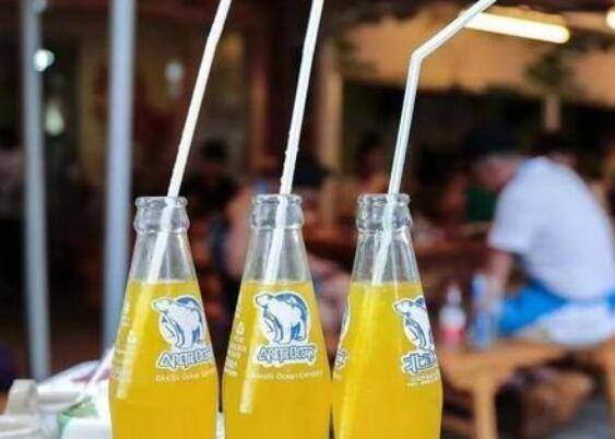 台词还很有印象吧,要知道我们小时候饮品不多,像这个饮品堪称高档饮料