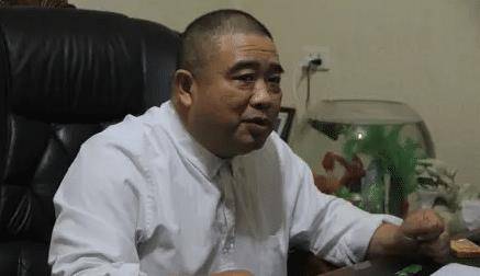 煤矿大亨唐毅七岁没了双腿,不服输逆袭亿万富翁,娶大长腿秘书