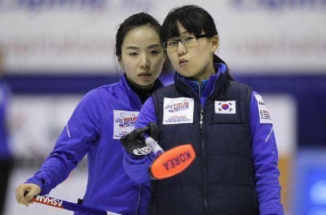 韩国冰壶女队金恩静图片