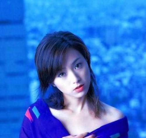 宅男女神酒井法子,16岁火遍亚洲,如今沦为国际乞丐,靠