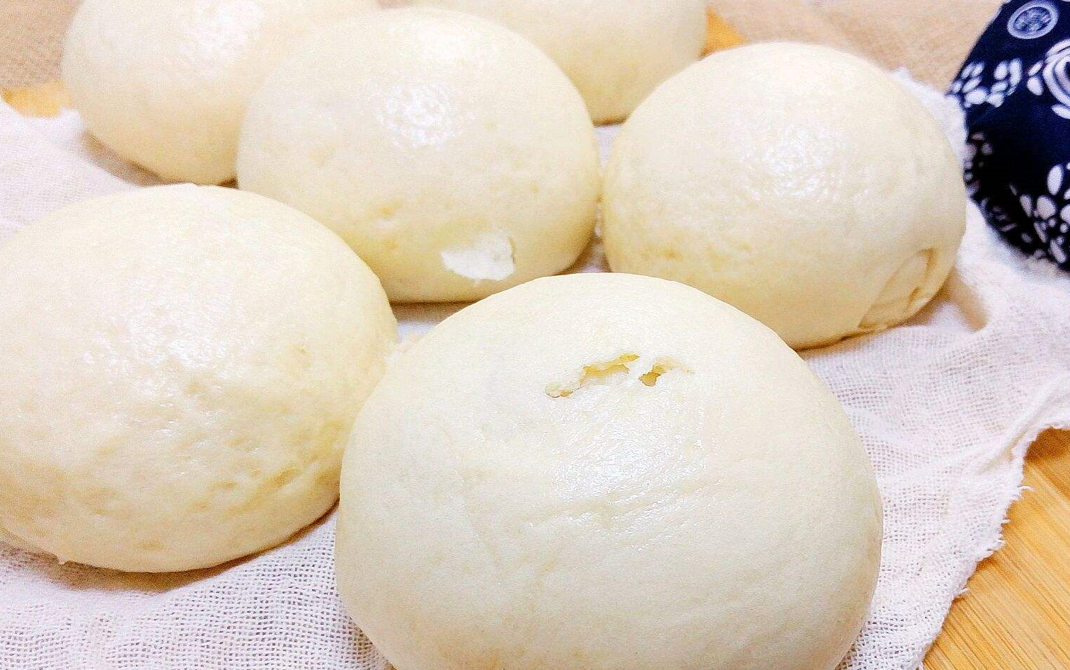 蒸馒头发面太浪费时间?试试这样做,几分钟发满一大盆,简单实用