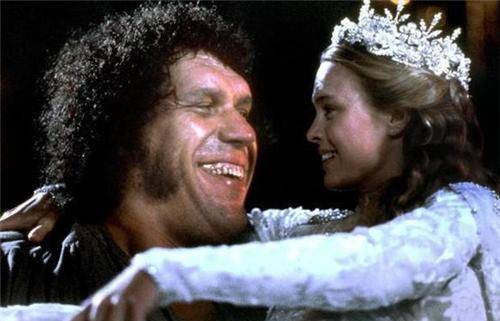 美国最真实的"绿巨人",一次能喝119瓶啤酒,酒量大到能淹死人