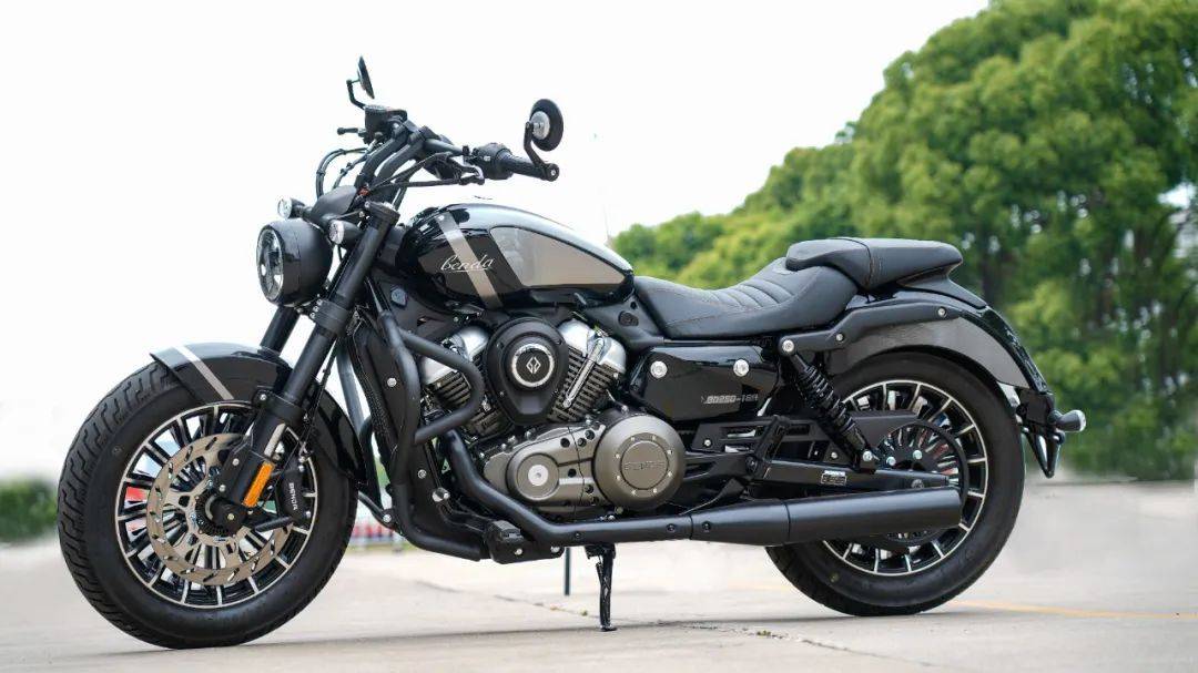 用颜值再次定义入门级巡航—16980元奔达灰石250静态测评