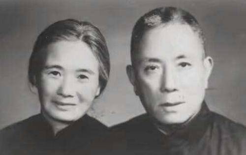 曹聚仁的爱情故事同样非常动人,妻子王春翠是一位出生于江南水乡的