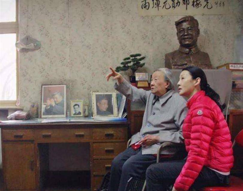 邓稼先给女儿留学前的嘱咐,饱含大爱与深意,他对子女如何教育?