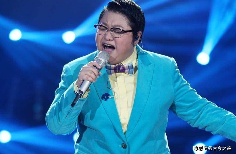 韩红漂亮成功!瘦到脸脱相撑不住衣服,网友表示变太多认不出