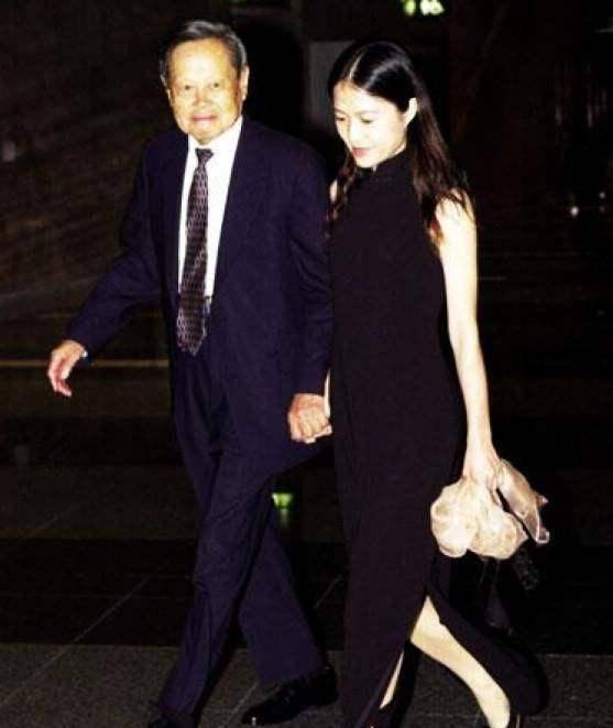 杨振宁亲人:翁帆愿意照顾他,很懂事,翁帆父亲的话却令人心酸