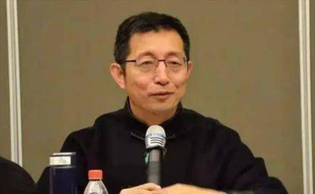 北大教授吴飞建议恢复土葬,火葬将人当垃圾处理,太不尊重死者