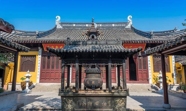 她是终南山一女隐士,如今88岁已有40年没回家,自称能和佛祖交流