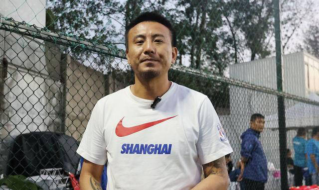 毛剑卿的天赋和能力并不逊色于郜林,初出茅庐时曾在土伦杯上攻破巴西