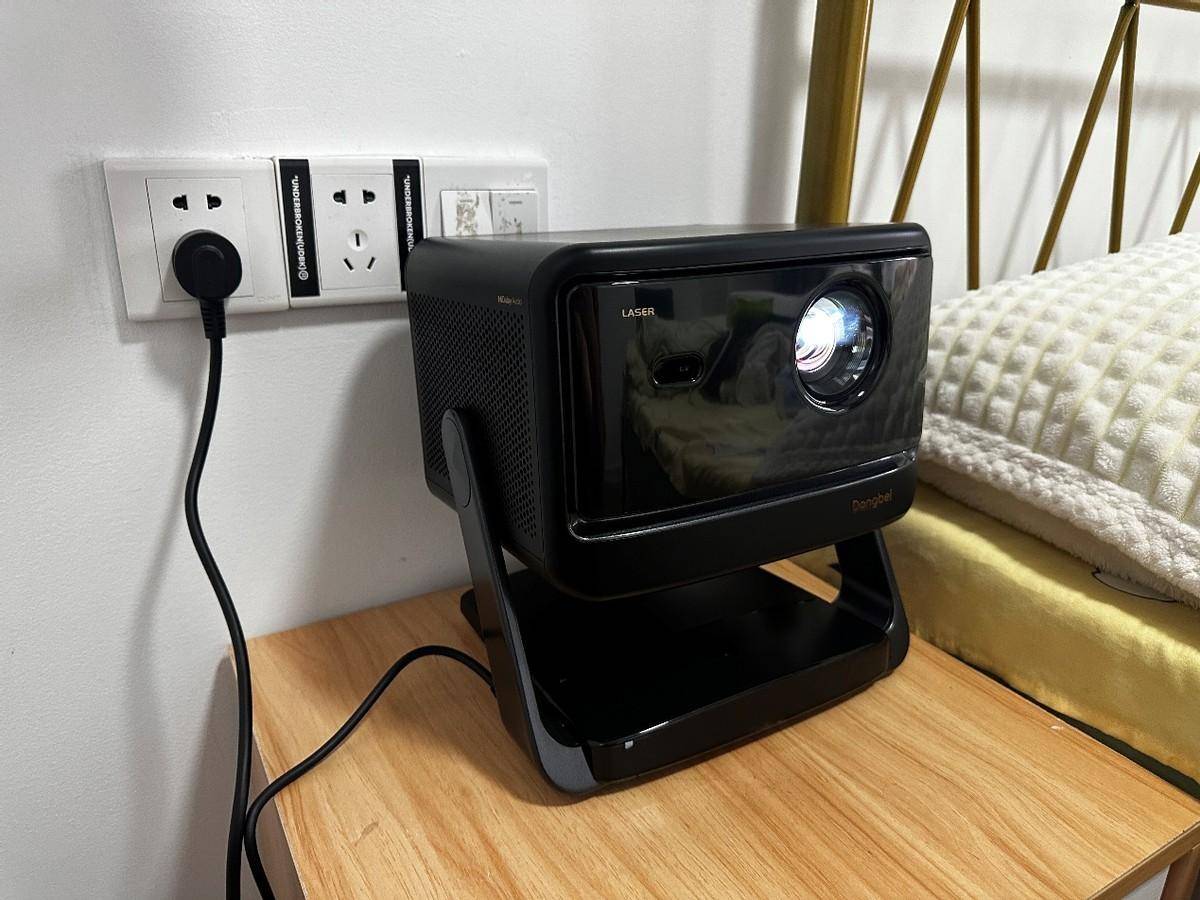 当贝X5S激光云台投影仪:光影之间的艺术与创新