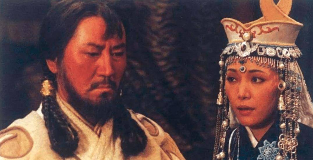 母亲妻子先后遭敌人侮辱,成吉思汗颁布一命令,蒙古姑娘从此得救