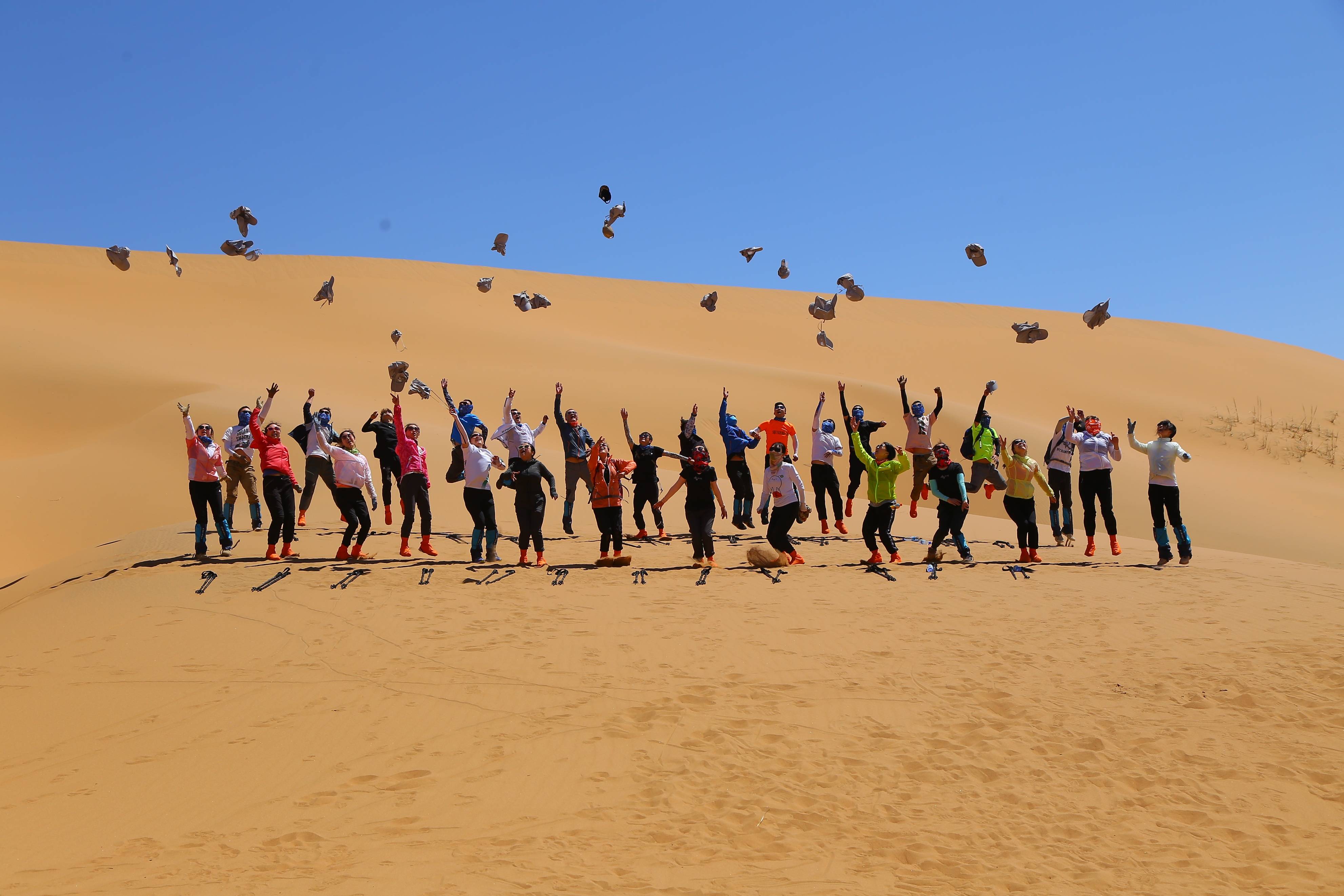 不懂就问,时值年中,沙漠团建究竟能给企业带来哪些变化?