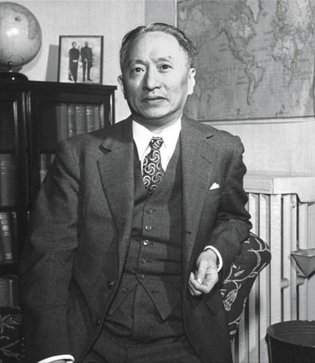 1949年,蒋介石得高人献策眉开眼笑,局势发展,均被高人一一言中