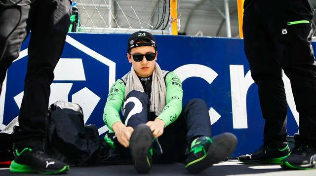 周冠宇庆祝25岁生日!索伯车队争取赛季首积分