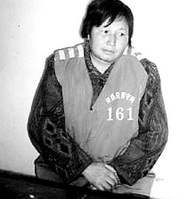 人贩子彭洪菊:拆散85个家庭,逃亡时被卖到山西,老公折磨其12年