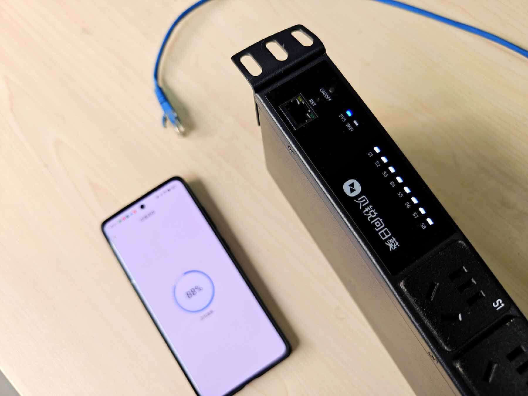 独立分控,实时监控,向日葵智能pdu机柜插线板保证你的用电安全