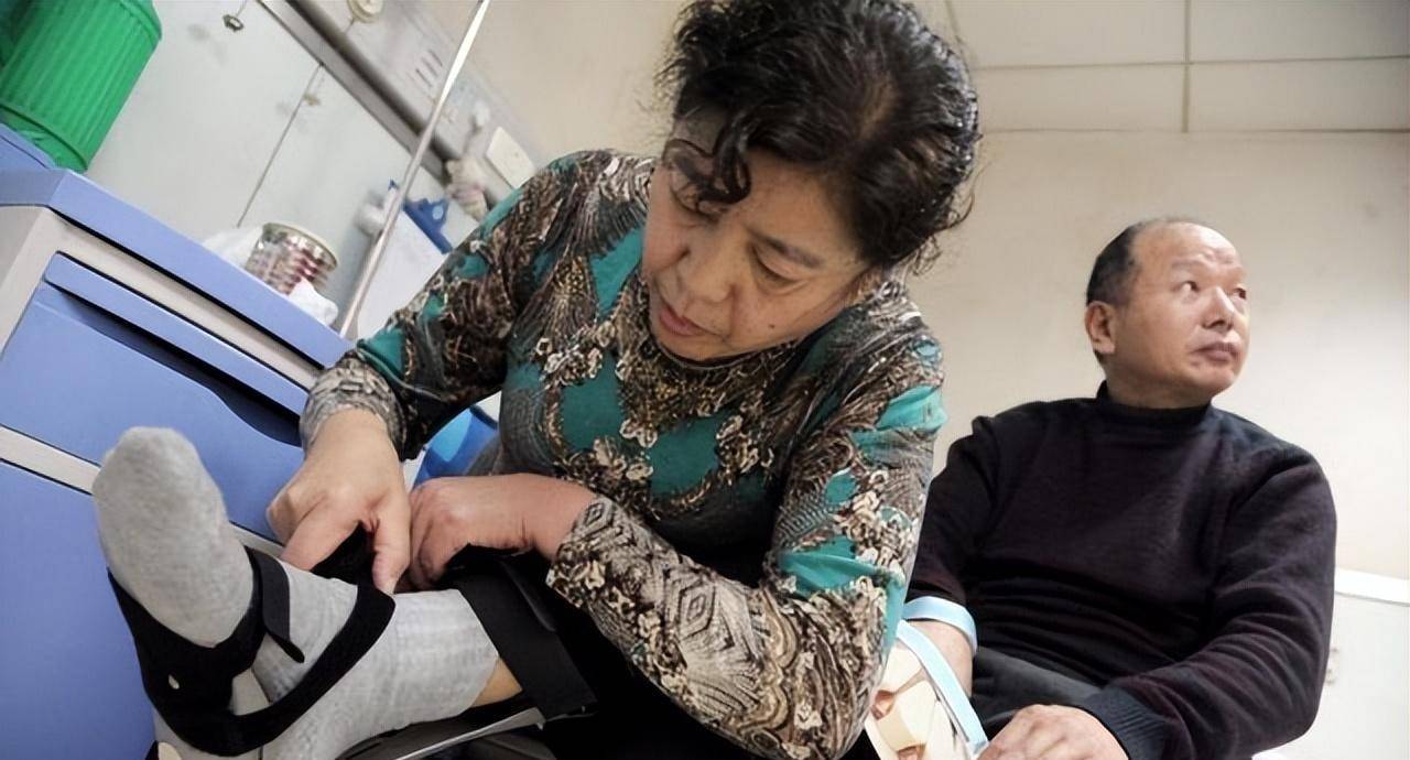 车主头部4下,换来车主终身残疾,自己10年有期徒刑_蔡洋_李建利_日本