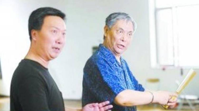 揭秘张学津的后事:全体徒弟跪拜高喊:师父,我们都是您的儿子