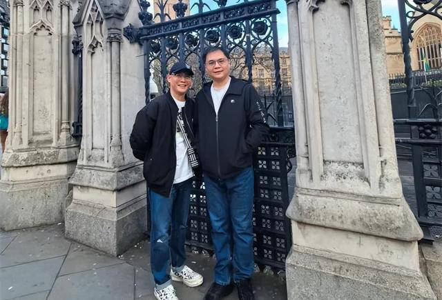 德云社高峰,栾云平专场:四代演员同台奉献,座无虚席!