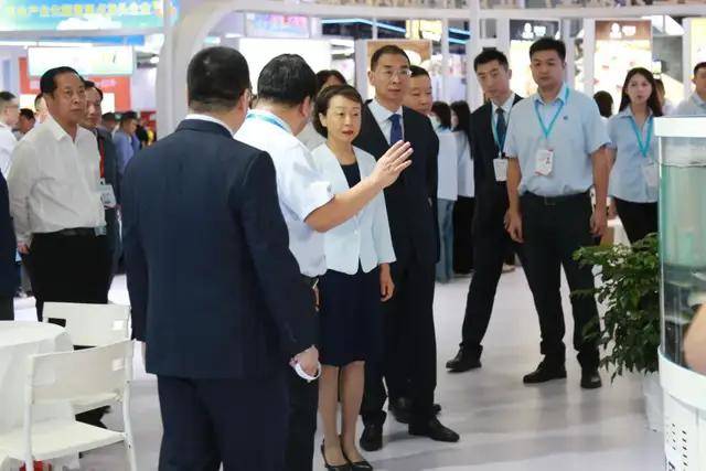 福建省委常委,福州市委书记郭宁宁等领导亲临渔博会天