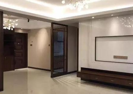 家里的房子是一个一百多平的大小,在给房子装修的时候只是简单的进行