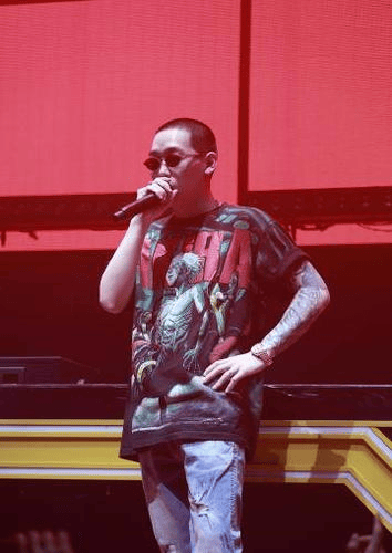 说唱弹壳经纪人丨红花会创始人