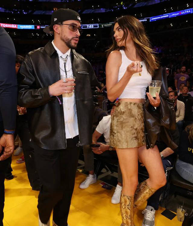 詹娜与前男友badbunny重燃旧情,纯爱战士再度受挫!